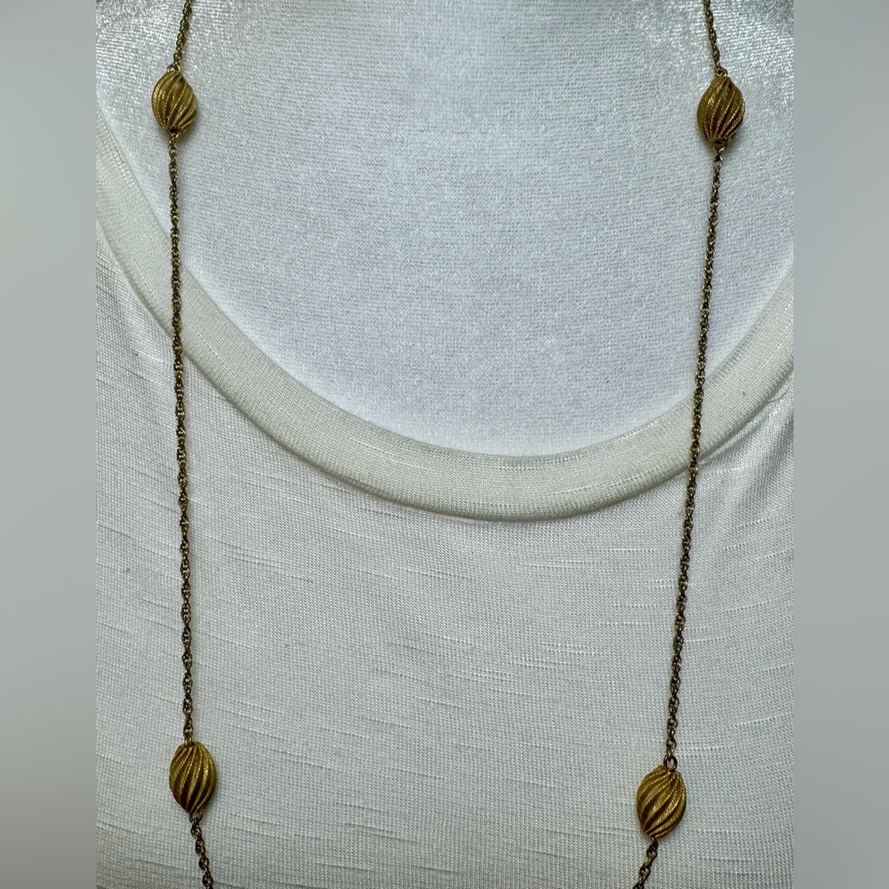 RARE!! Miriam Haskell Gold-tone Necklace with Gold-tone Twisted Barrel Beads - Picture 3 of 11